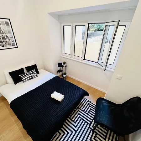 Luxury Rooms, Location For Tourists Hostel