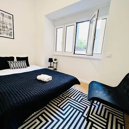 Luxury Rooms, Location For Tourists Hostel