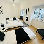 Luxury Rooms, Location For Tourists Hostel Lisbon