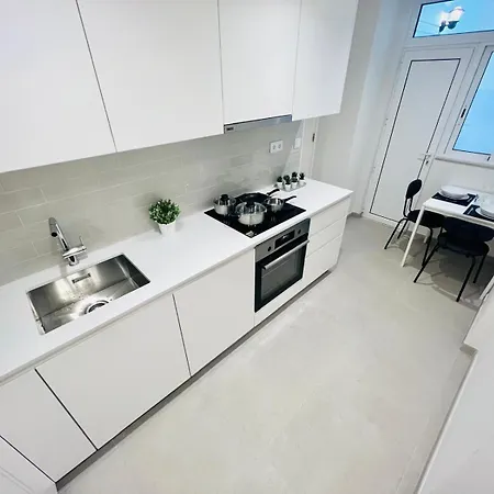 ホステル Luxury Rooms, Location For Tourists *
