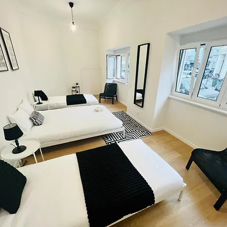 Luxury Rooms, Location For Tourists Hostel Lisbon